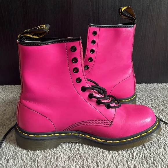 [SOLD ON ANOTHER PLATFORM] Hot Pink Patent Leather Dr. Martens 1460 Boots - Picture 3 of 10